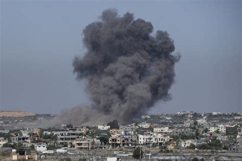 airstrikes in central gaza
